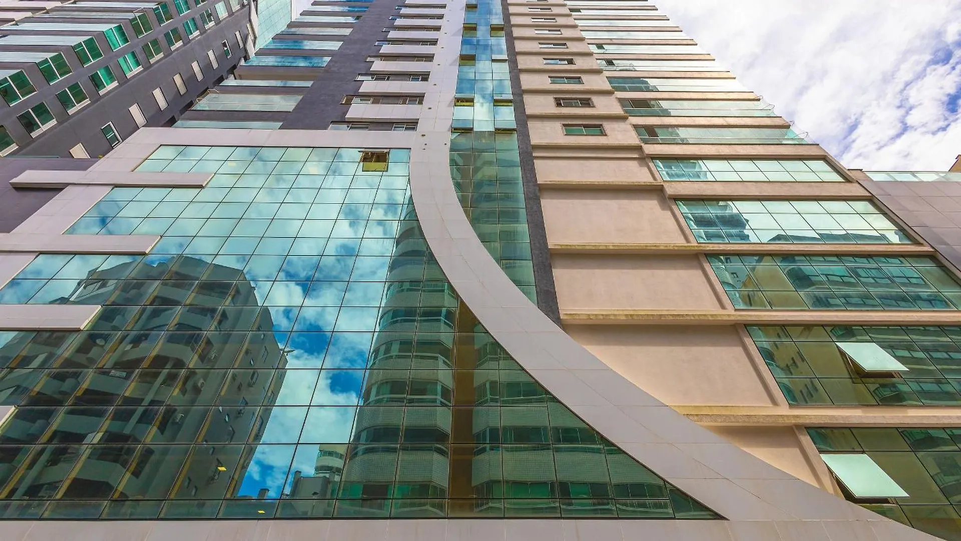 Infinity Paradise Residence | 180M Da Praia De Itapema Apartment